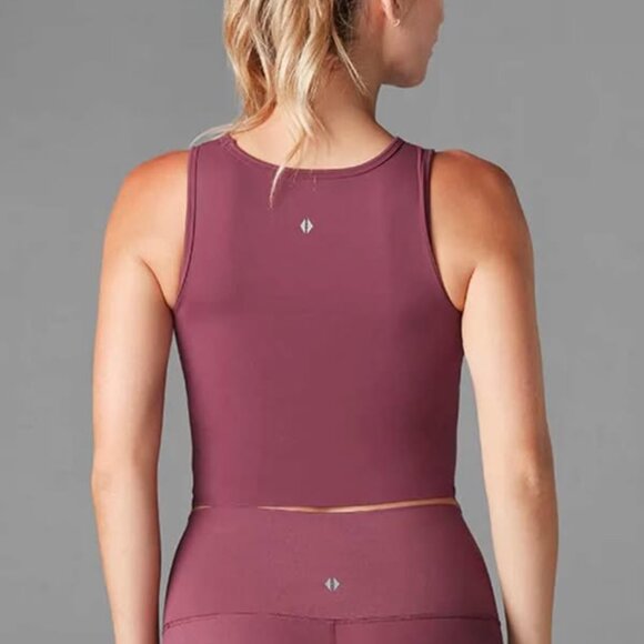 Tavi Noir Athletic Crossover Cropped Mesh Tank with Built in Bra Garnet Size XS - Picture 5 of 7